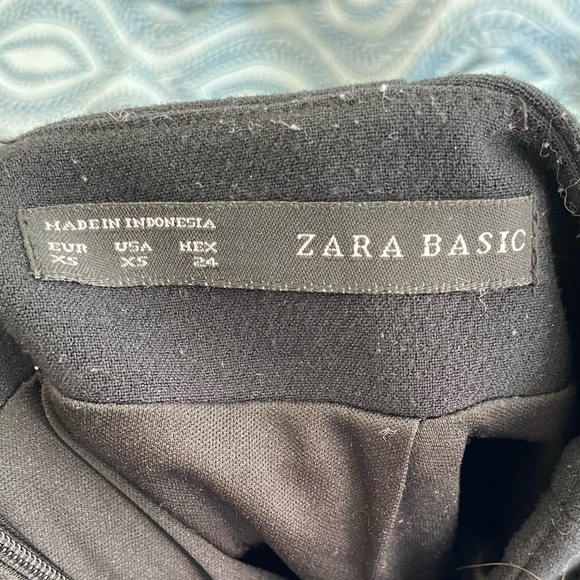 Zara Collection Black Pencil Skirt - Wool Like Material - XS - Picture 4 of 6